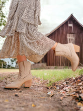 Pandora Boots