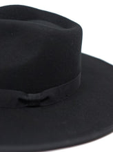 Barry Hat-Black