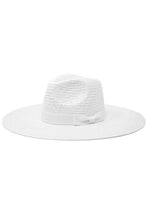 Tara Hat-White