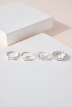 Smile Pearl Ring Set