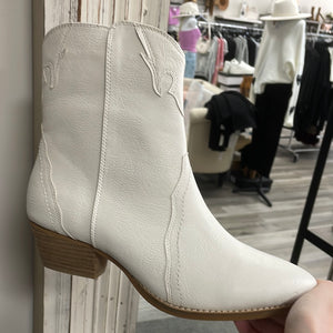 Dallas Booties-White
